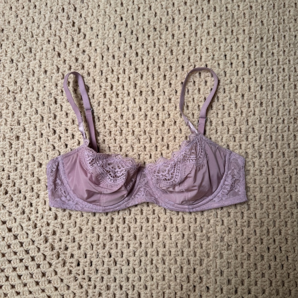Victoria's Secret Lace Bra in Soft Mauve